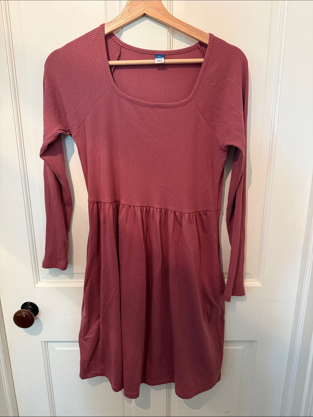 Old Navy Girls' Scoop Neck Long Sleeve Dress in Dusty Rose